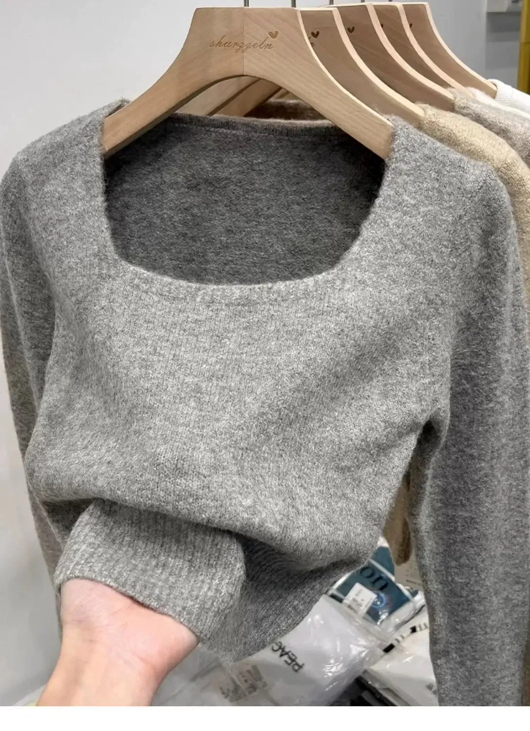 Croped Cozy Sweater With Long Sleeves & Square Collar