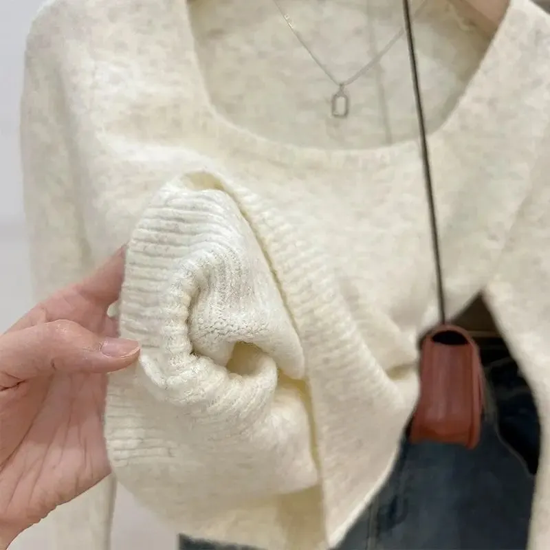 Croped Cozy Sweater With Long Sleeves & Square Collar