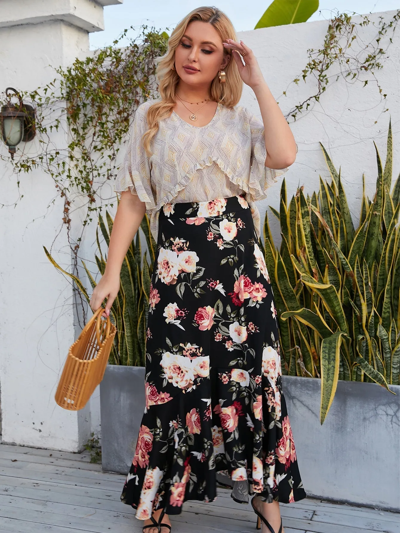 KittenAlarm - Plus size Elastic Waist Floral Skirt