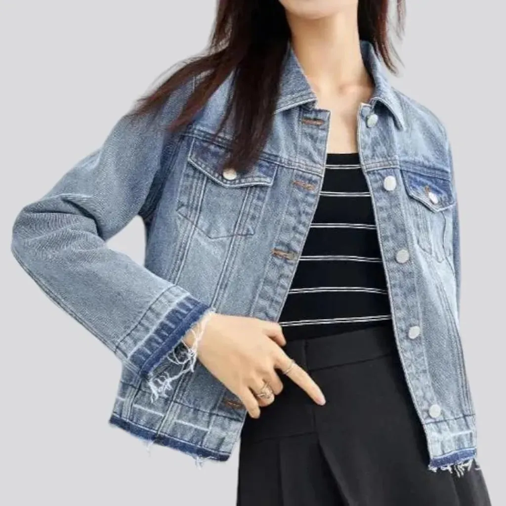 Light-wash 90s denim jacket for ladies