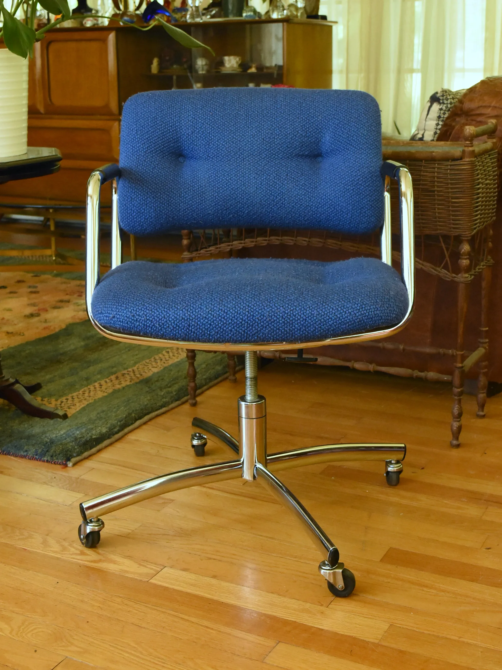 Steelcase - Vintage 1970s Upholstered Wheeled Office Arm Chair